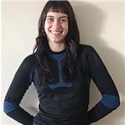 Profesional en Comunicación Audiovisual y en Interpretación. Licenciada por la Universidad Complutense de Madrid.